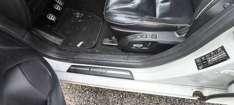 Usado Volvo V40 R-Design 116 HP (85 kW) 2013 Sedan