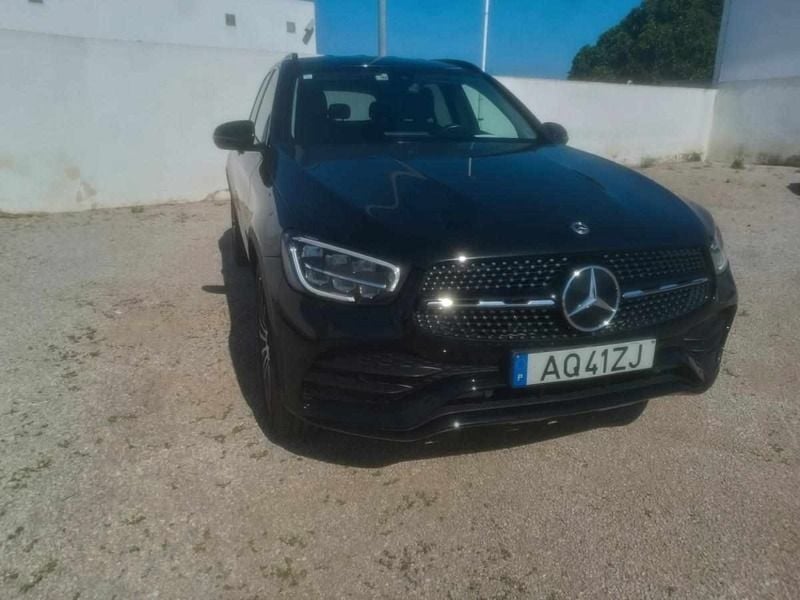 Preto Usado 2022 Mercedes GLC300 Citadino | € 55.000 - Imagem 1/4