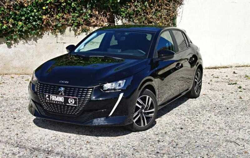Preto Usado 2023 Peugeot 208 Style Citadino | € 18.900 (Preço justo) - Imagem 1/4