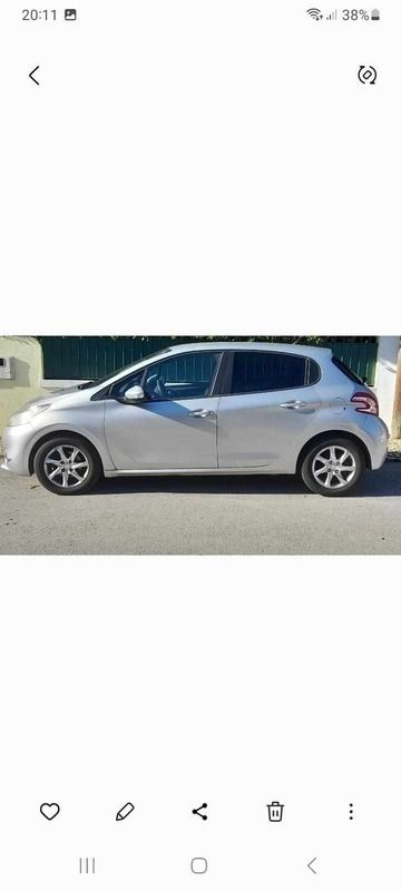 Cinzento Usado 2014 Peugeot 208 Citadino | € 6.200 (Super Preço) - Imagem 1/4