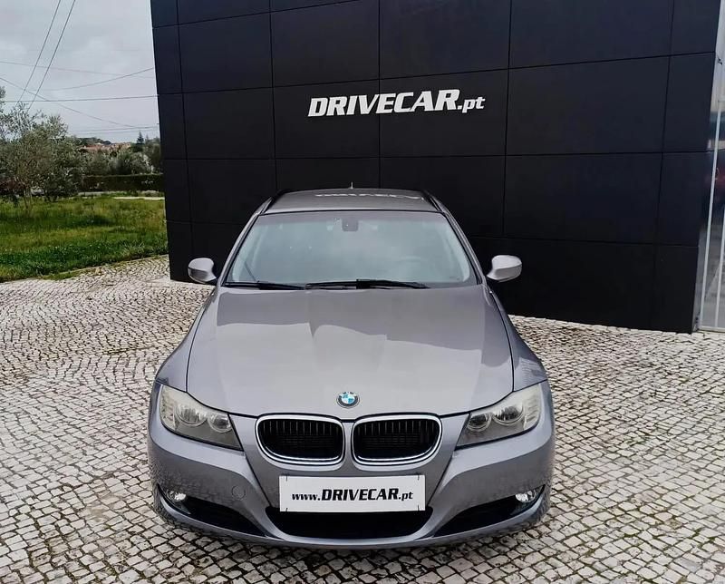 Usado BMW 318 143 HP (105 kW) 2010 Cinza Carrinha