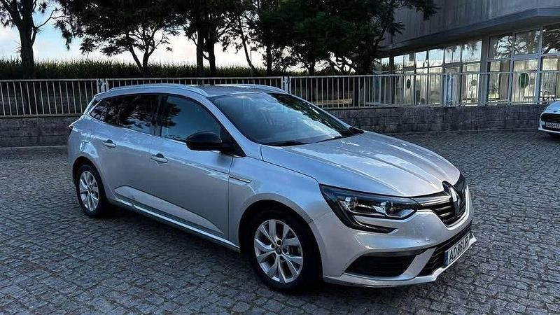 Usado 2020 Renault Mégane IV Sedan | € 11.500 (Super Preço) - Imagem 1/4