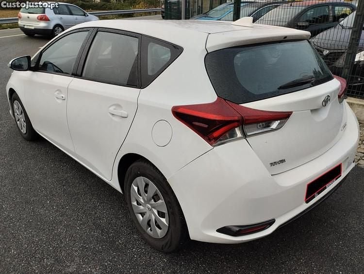 Branco Usado 2015 Toyota Auris Comfort | € 9.450 (Super Preço) - Imagem 1/1