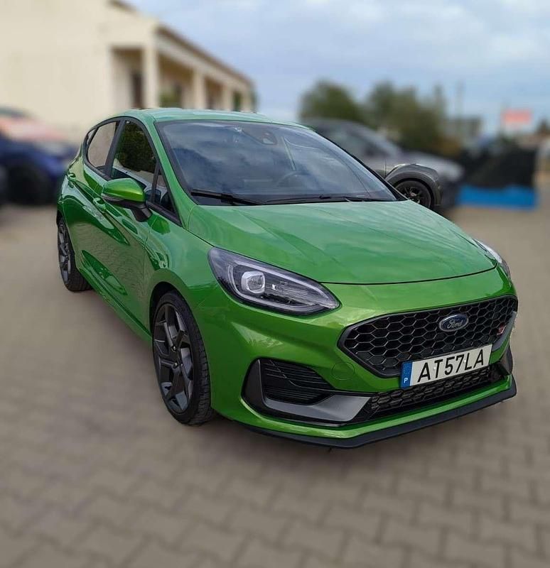 Verde Usado 2022 Ford Fiesta Citadino | € 29.900 (Caro) - Imagem 1/4