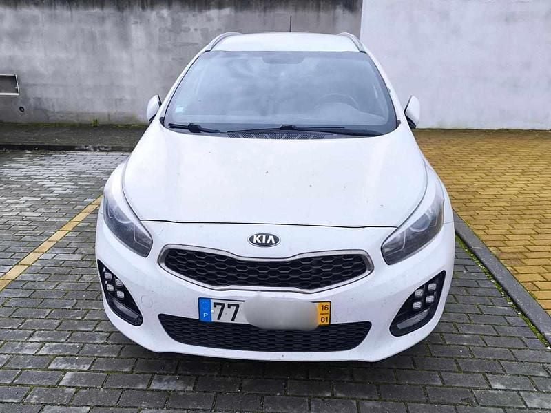 Branco Usado 2016 Kia Ceed Citadino | € 10.000 (Bom preço) - Imagem 1/4