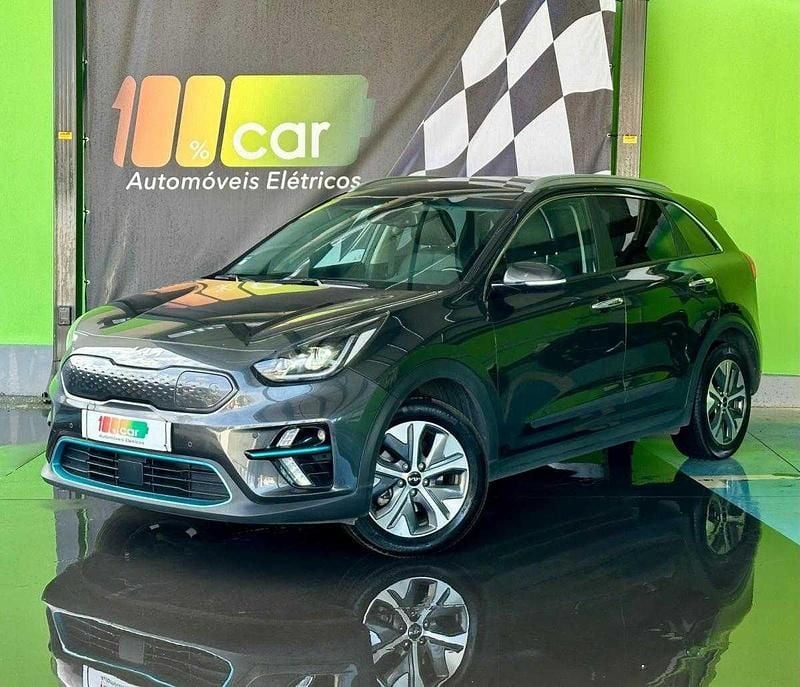 Cinza Usado 2022 Kia e-Niro SUV | € 23.900 (Preço justo) - Imagem 1/4
