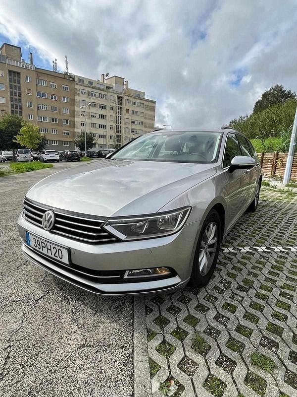 Cinzento Usado 2014 VW Passat Sedan | € 13.000 (Preço justo) - Imagem 1/4