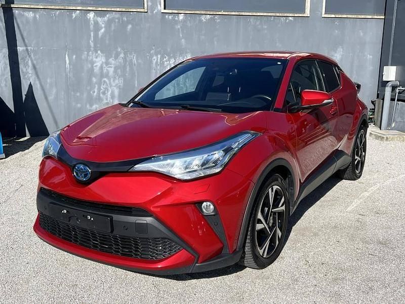 Usado Toyota C-HR Luxury 122 HP (89 kW) 2022 Vermelho SUV