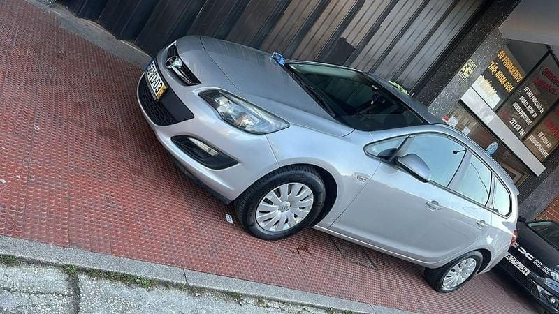 Usado 2014 Opel Astra Sedan | € 5.499 (Preço justo) - Imagem 1/4