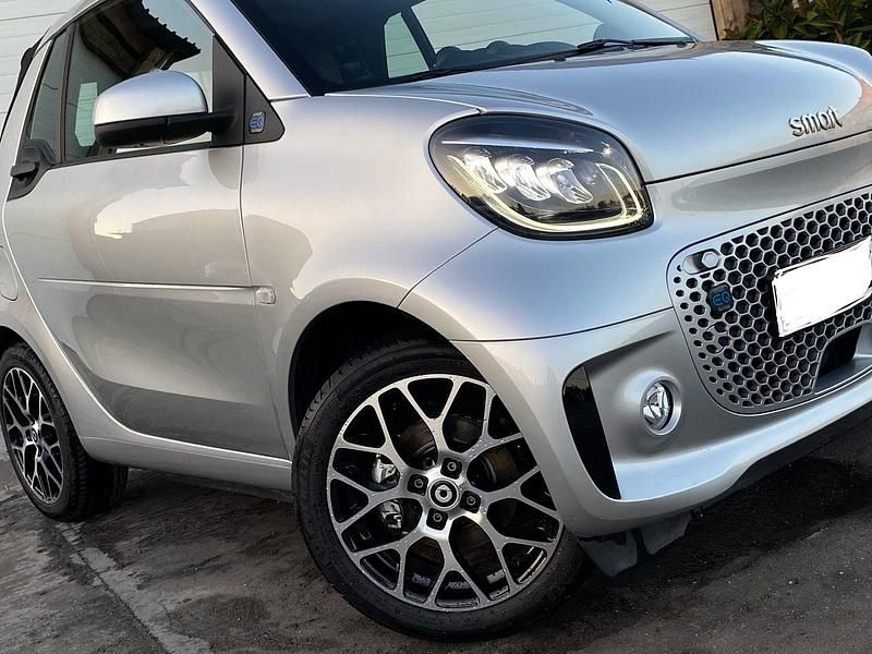 Usado Smart ForTwo Electric Drive 60 kW (82 HP) 2022 Cinza