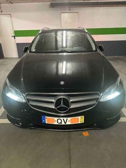 Usado 2016 Mercedes E220 Avantgarde Carrinha | € 24.000 - Imagem 1/4