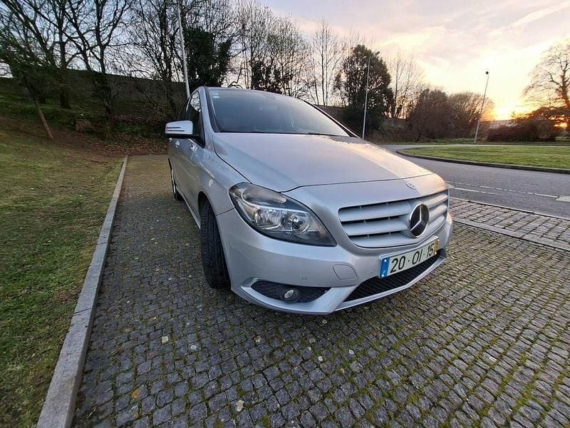 Usado Mercedes B180 110 HP (80 kW) 2014 Monovolume