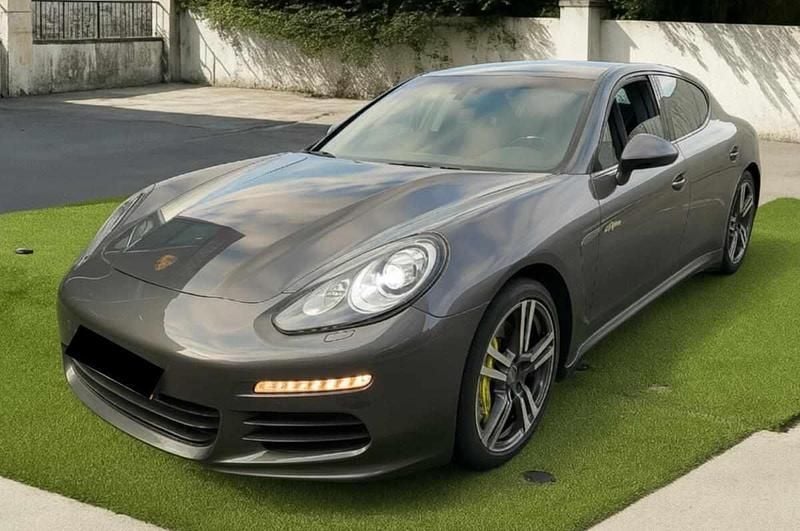 Cinzento Usado 2014 Porsche Panamera Sedan | € 37.000 (Super Preço) - Imagem 1/4