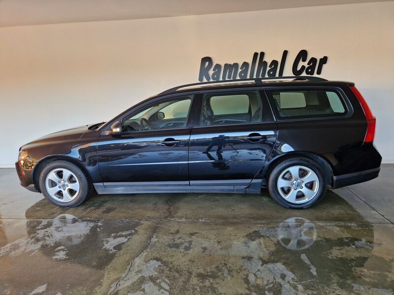 Preto Usado 2010 Volvo V70 Drive Kinetic Carrinha | € 10.400 - Imagem 1/4