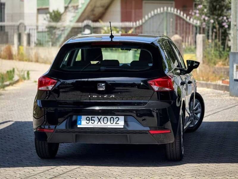 Usado Seat Ibiza Style 95 HP (69 kW) 2019 Preto Sedan