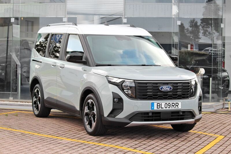 Cinza Usado 2024 Ford Courier Active Monovolume | € 24.750 (Preço justo) - Imagem 1/4