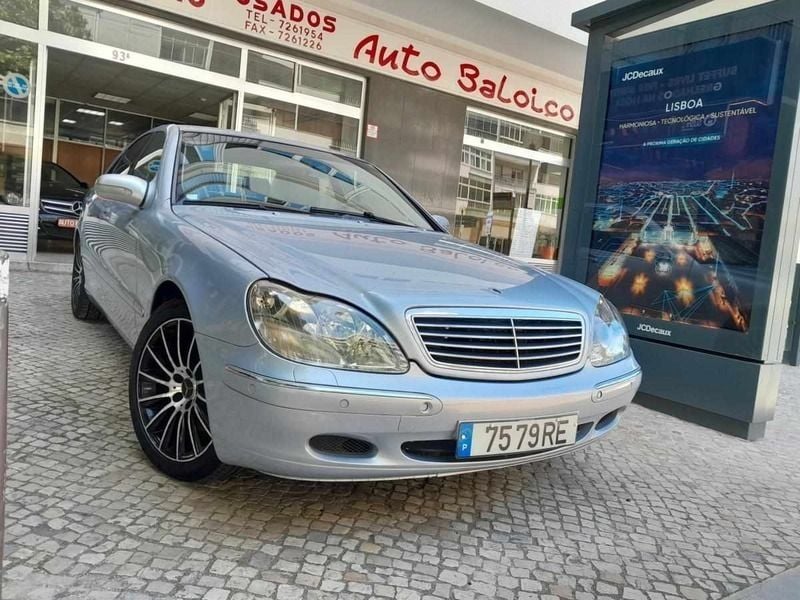 Usado Mercedes S320 197 HP (144 kW) 2001 Azul Sedan