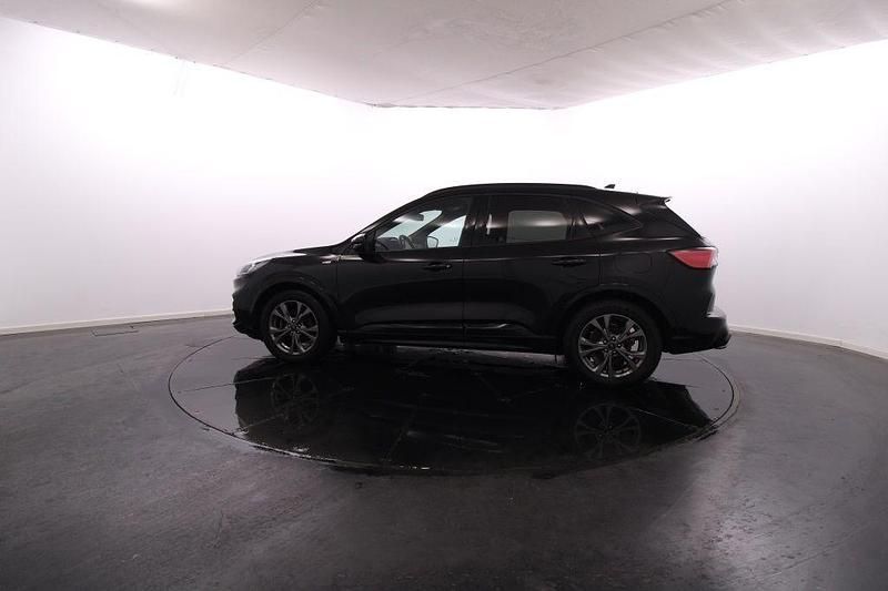 Usado Ford Kuga 120 HP (88 kW) 2022 Preto SUV