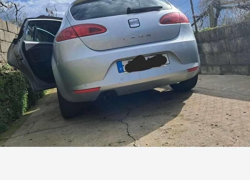 Cinzento Usado 2006 Seat Leon Citadino | € 4.350 - Imagem 1/4