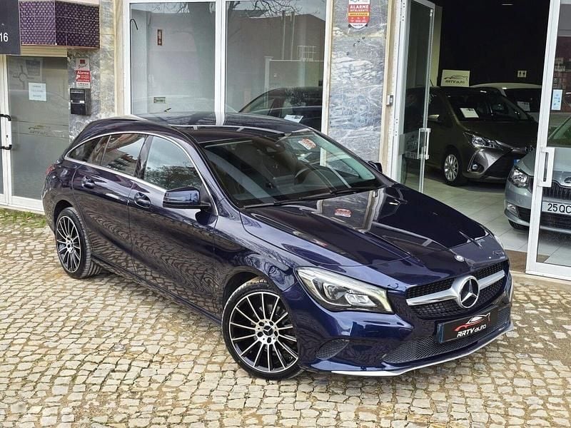 Usado Mercedes CLA180 Shooting Brake 109 HP (80 kW) 2016 Azul Carrinha