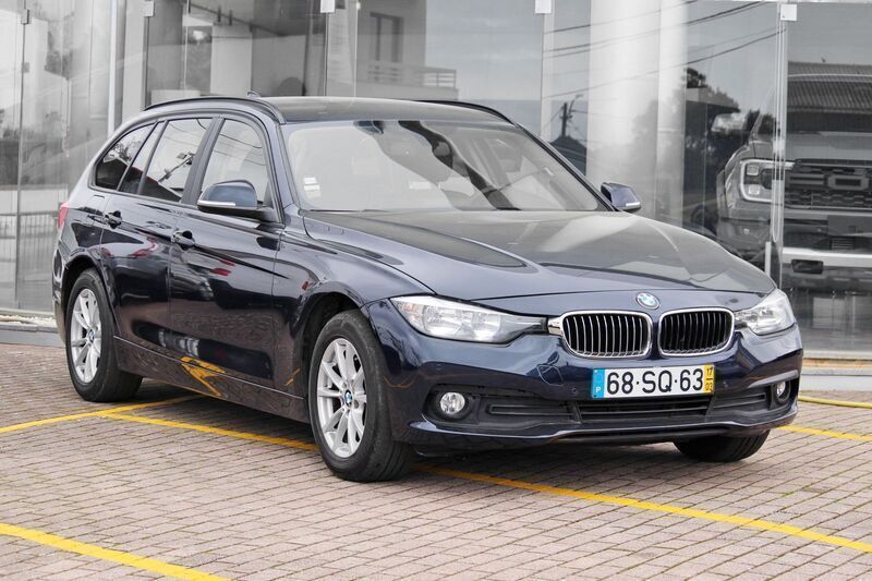 Azul Usado 2017 BMW 318 Carrinha | € 16.990 (Bom preço) - Imagem 1/4