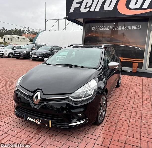 Usado Renault Clio GrandTour Zen 89 HP (65 kW) 2014 Preto Carrinha