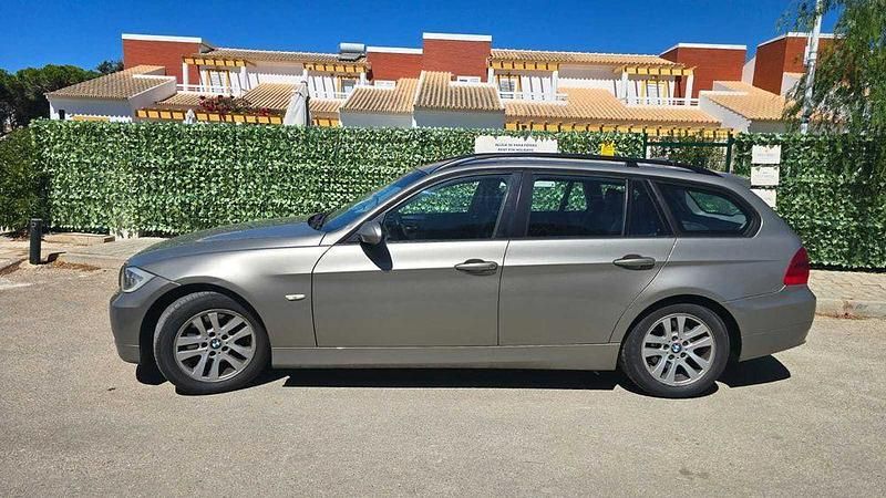 Cinzento Usado 2007 BMW 318 Sedan | € 7.500 (Preço justo) - Imagem 1/4