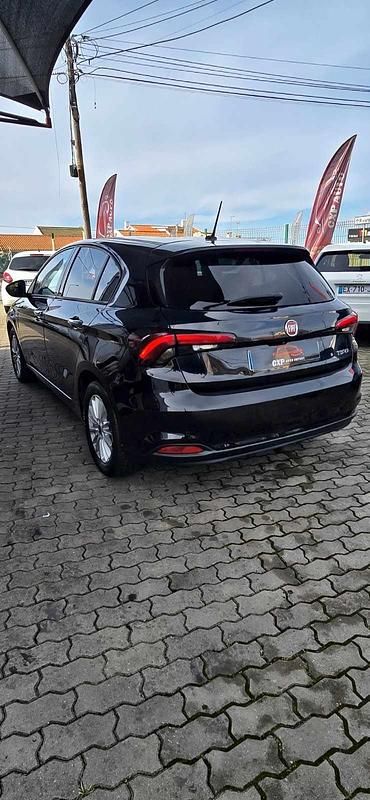 Usado Fiat Tipo 101 HP (74 kW) 2021 Preto