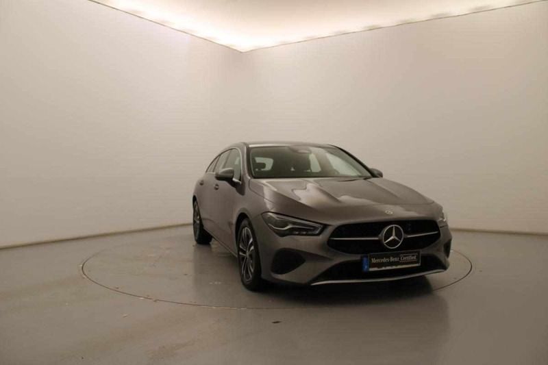 Cinzento Usado 2024 Mercedes CLA180 Sedan | € 42.490 (Preço justo) - Imagem 1/4