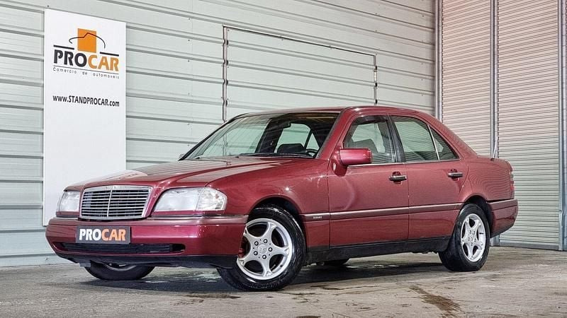 Vermelho Usado 1994 Mercedes C250 Elegance Sedan | € 3.250 - Imagem 1/4