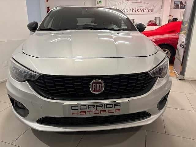 Usado Fiat Tipo 95 HP (69 kW) 2020 Cinzento