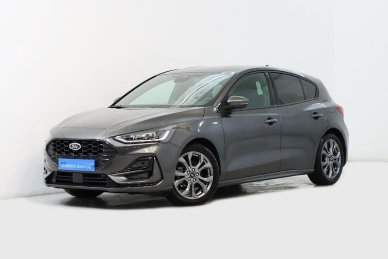 Cinzento Usado 2023 Ford Focus | € 23.450 (Preço justo) - Imagem 1/4