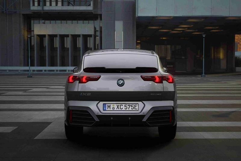 Novo BMW iX2 Comfort Edition 150 kW (204 HP) 2025 Cinzento SUV