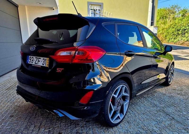 Usado Ford Fiesta ST 200 HP (147 kW) 2019 Preto Carrinha