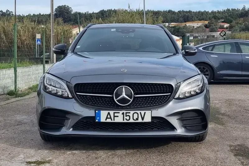 Cinzento platina Usado 2021 Mercedes C300e AMG line Carrinha | € 33.490 (Preço justo) - Imagem 1/4
