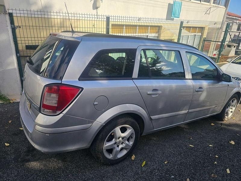 Usado 2008 Opel Astra Sedan | € 2.750 (Preço justo) - Imagem 1/4