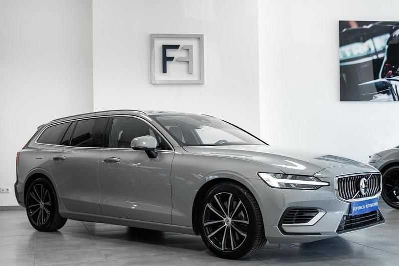 Cinzento Usado 2024 Volvo V60 Carrinha | € 43.800 (Preço elevado) - Imagem 1/4
