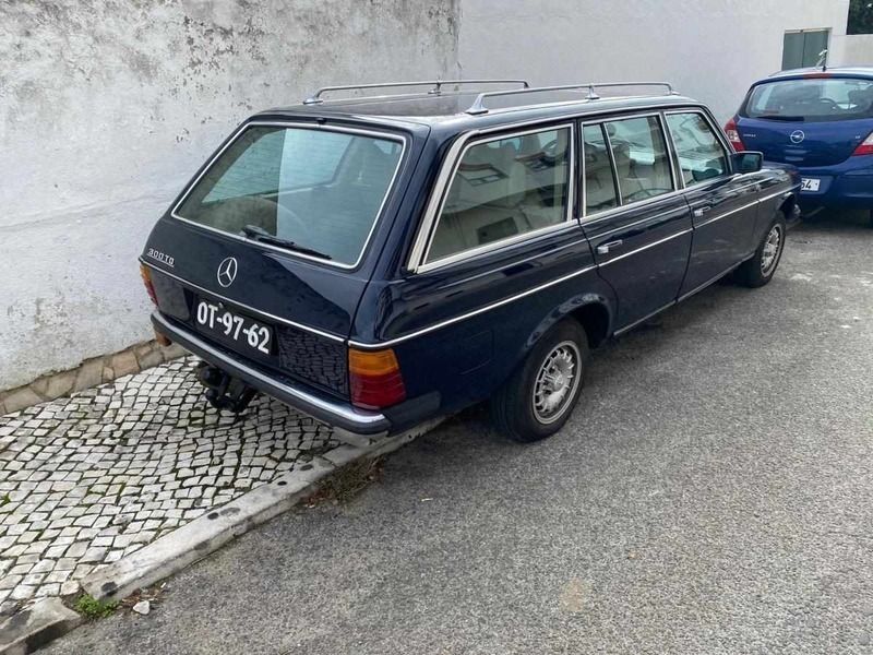 Azul Usado 1978 Mercedes 300 | € 15.000 - Imagem 1/4
