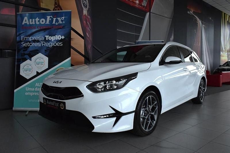 Branco Usado 2023 Kia Ceed Sportswagon Carrinha | € 20.800 (Preço elevado) - Imagem 1/4