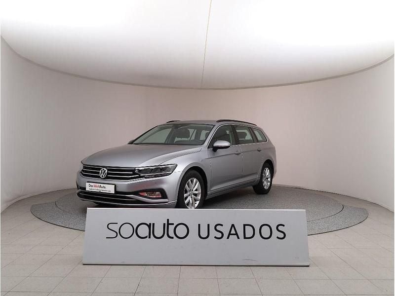 Cinzento claro metalizado Usado 2019 VW Passat Business Carrinha | € 20.990 (Bom preço) - Imagem 1/4