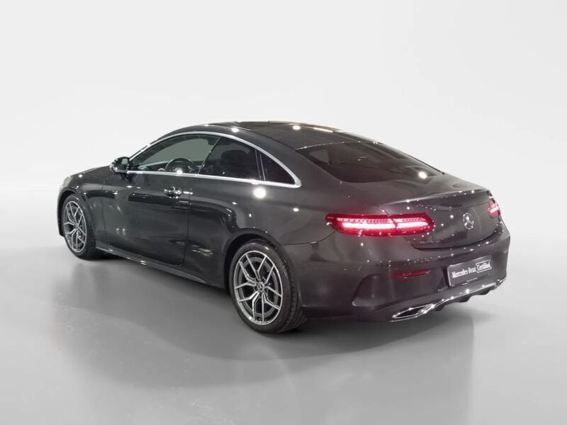 Usado Mercedes E220 AMG line 194 HP (142 kW) 2022 Cinza Coupé