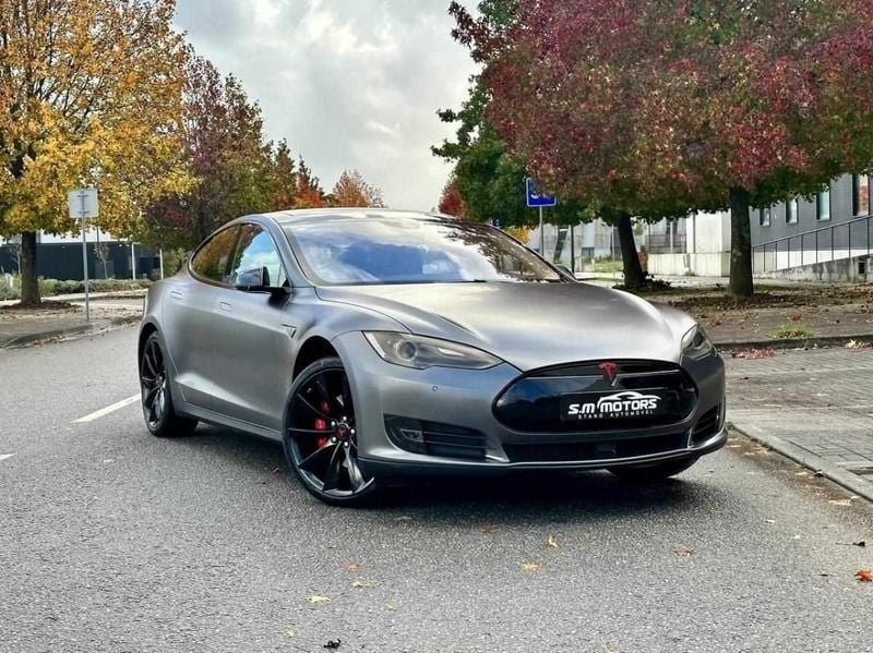 Cinza Usado 2015 Tesla Model S Sedan | € 29.900 (Preço justo) - Imagem 1/4
