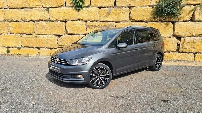 Usado VW Touran 115 HP (84 kW) 2019 Cinzento Monovolume