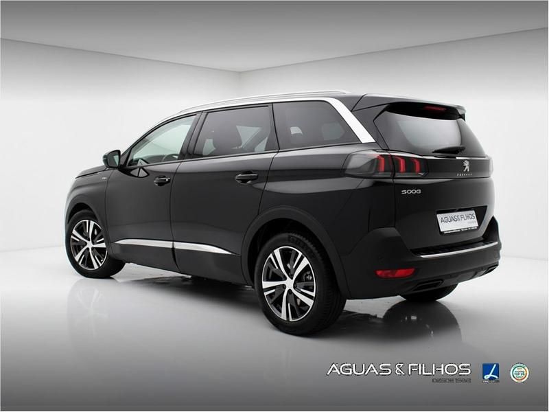 Usado Peugeot 5008 130 HP (95 kW) 2022 Preto SUV