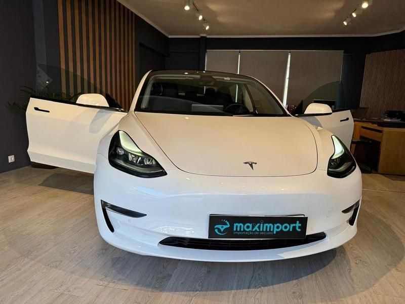 Branco Usado 2022 Tesla Model 3 Long Range AWD Sedan | € 31.500 (Preço justo) - Imagem 1/4
