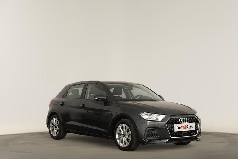Cinzento Usado 2022 Audi A1 Sportback Advanced Citadino | € 18.990 (Preço justo) - Imagem 1/4