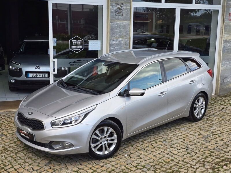 Cinza Usado 2015 Kia Ceed Carrinha | € 10.950 (Preço justo) - Imagem 1/4