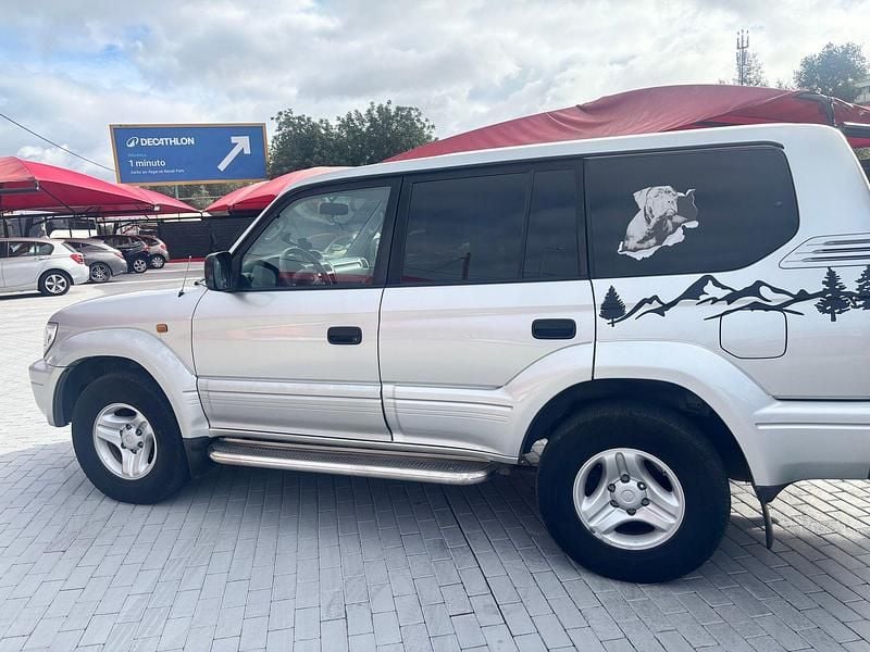 Usado Toyota Land Cruiser 163 HP (119 kW) 2000 Cinza SUV