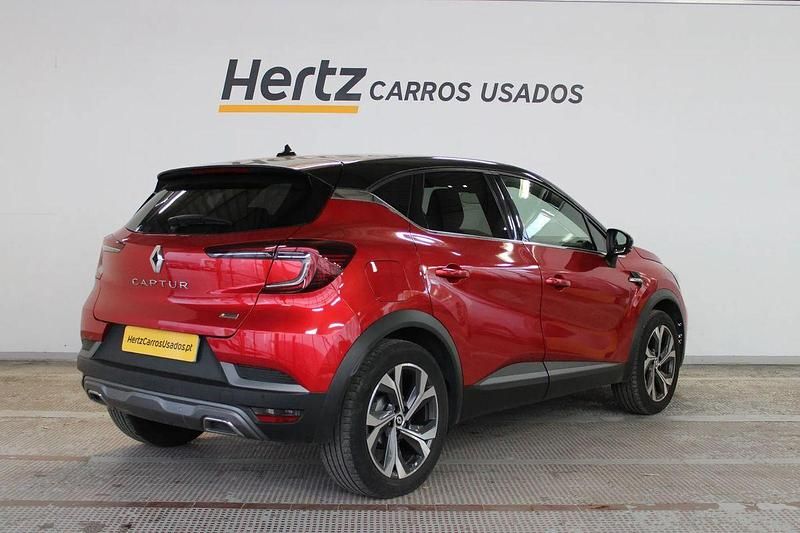 Usado Renault Captur Intens 90 HP (66 kW) 2022 Vermelho SUV