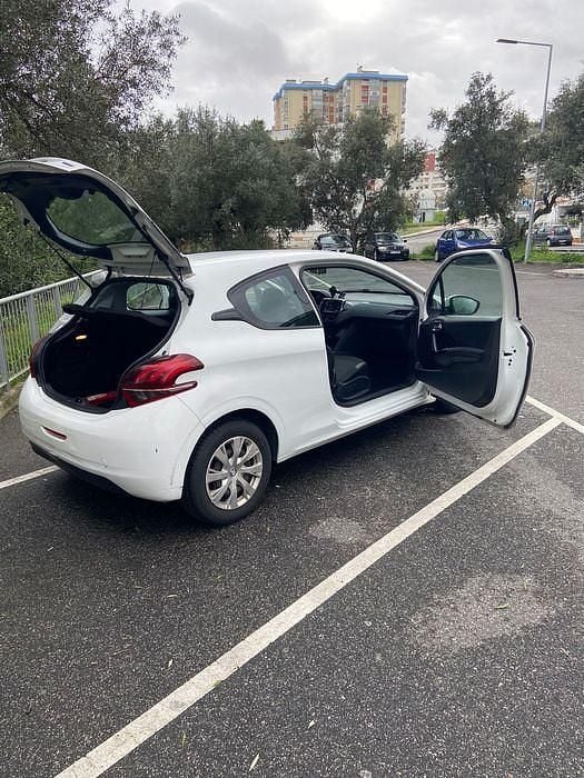 Usado Peugeot 208 90 HP (66 kW) 2016 Citadino